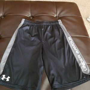 Youth Large shorts, under armour